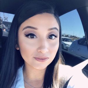 Meet your Posher, Mayra